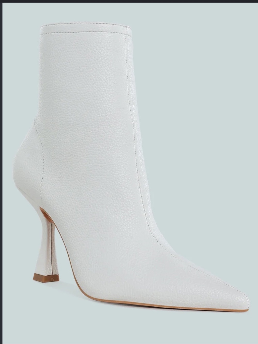 RAG And CO FARNAK
PLEATHER POINTED TOE ANKLE BOOTS size 8 new !